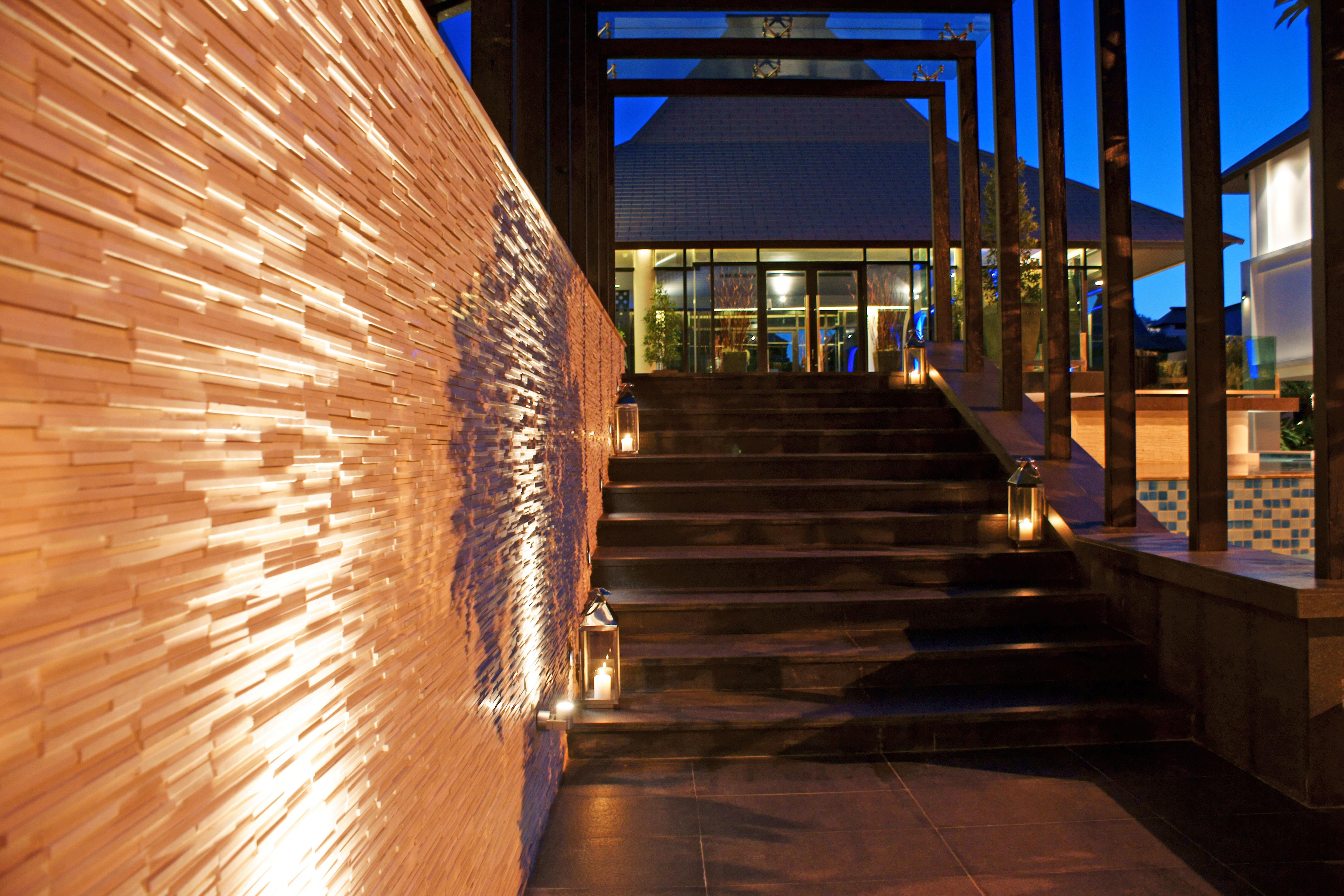 Z Through By The Zign Hotel Pattaya Bagian luar foto