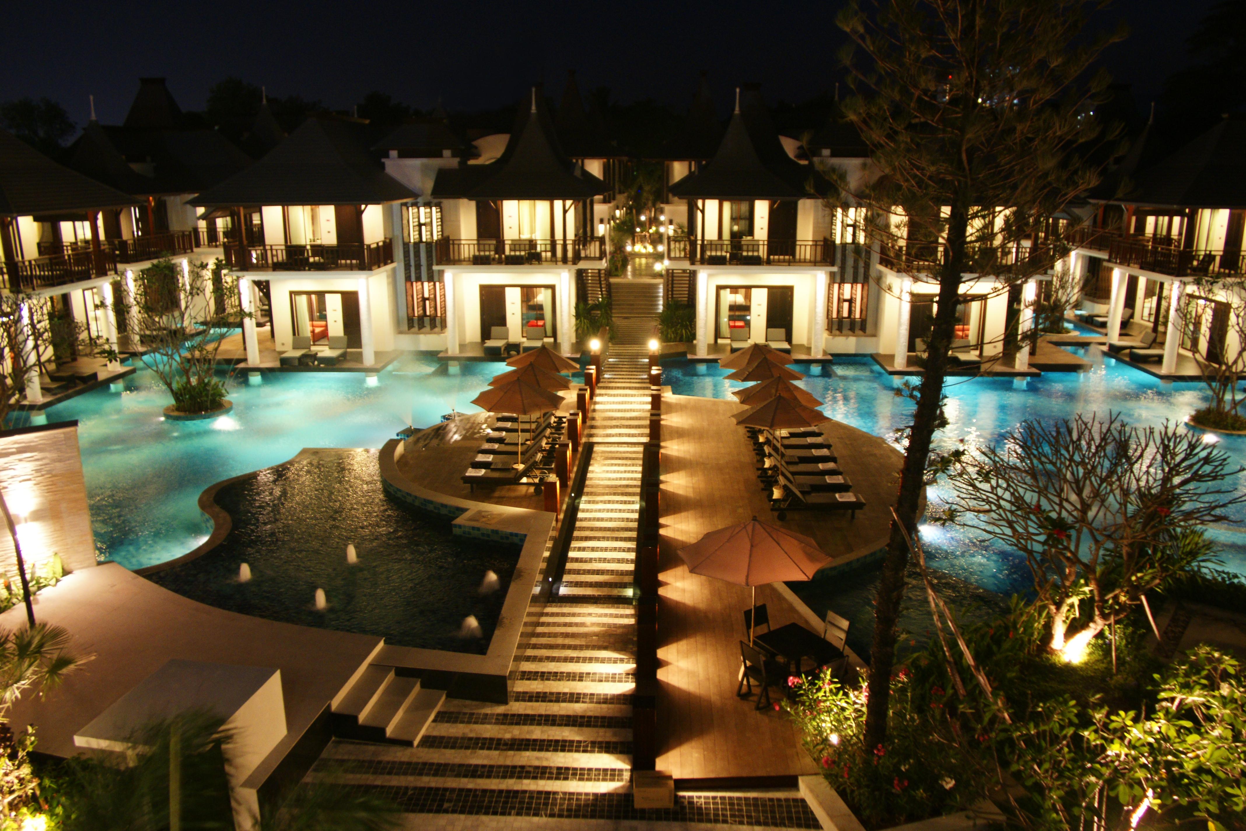 Z Through By The Zign Hotel Pattaya Bagian luar foto