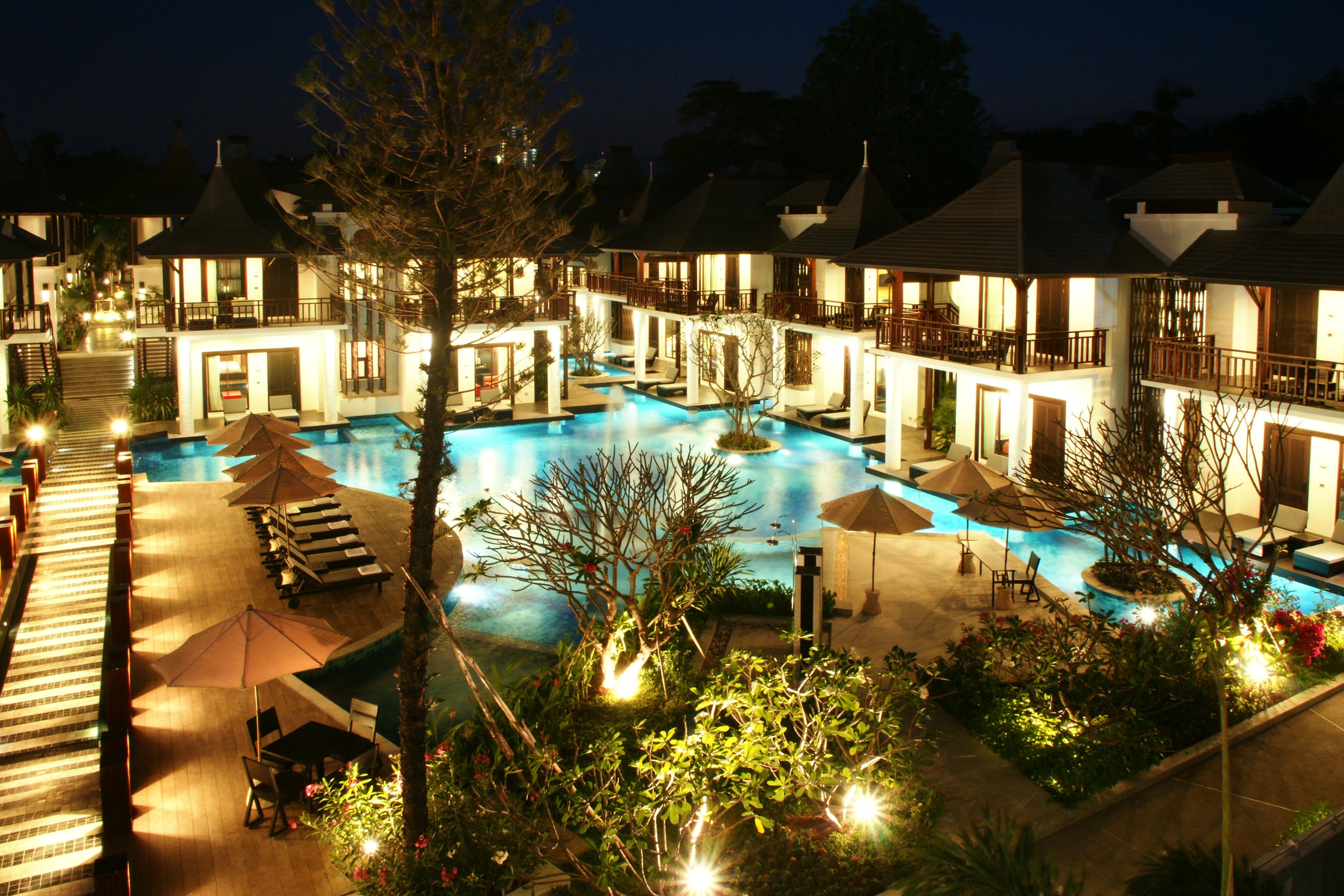 Z Through By The Zign Hotel Pattaya Bagian luar foto