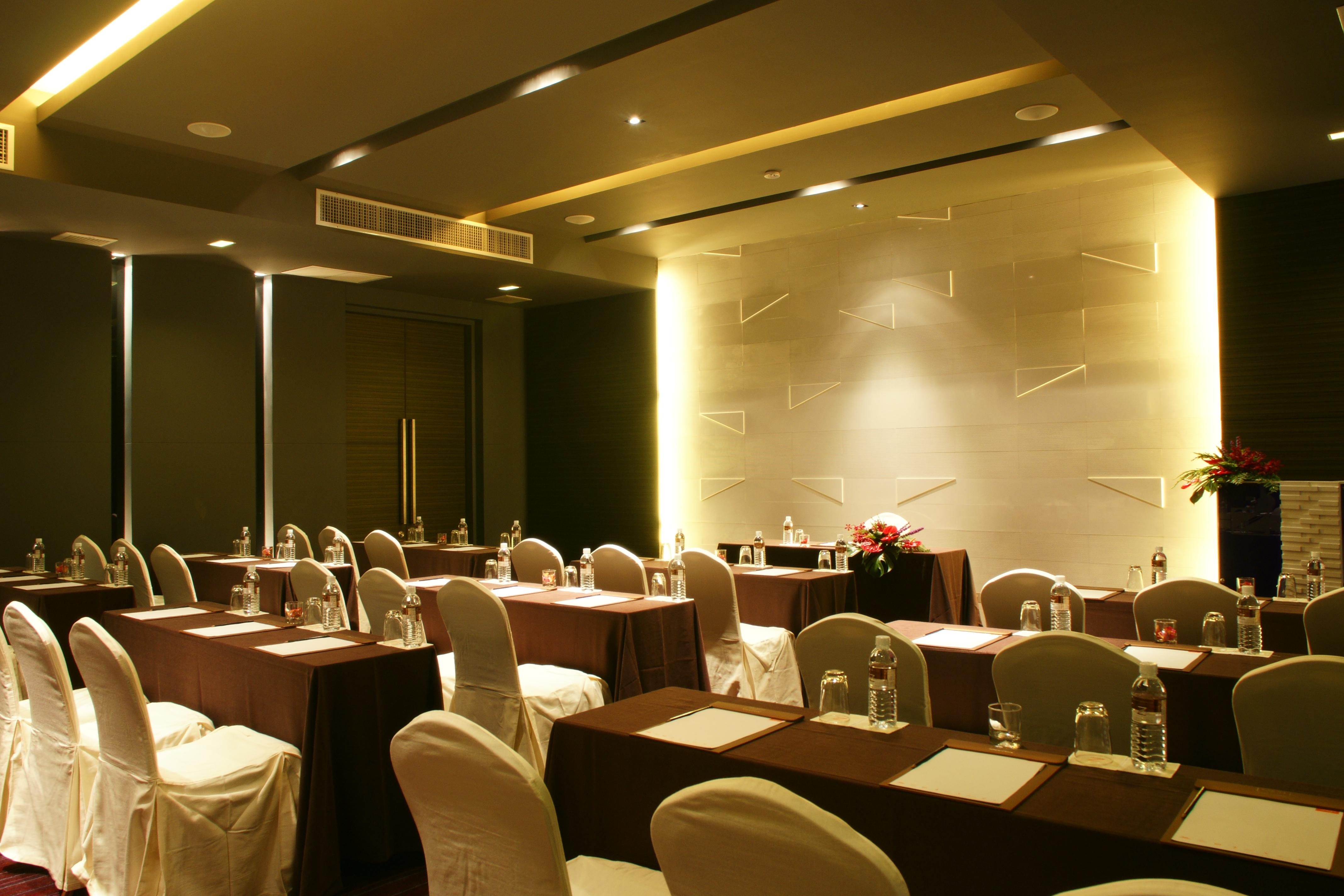 Z Through By The Zign Hotel Pattaya Bagian luar foto