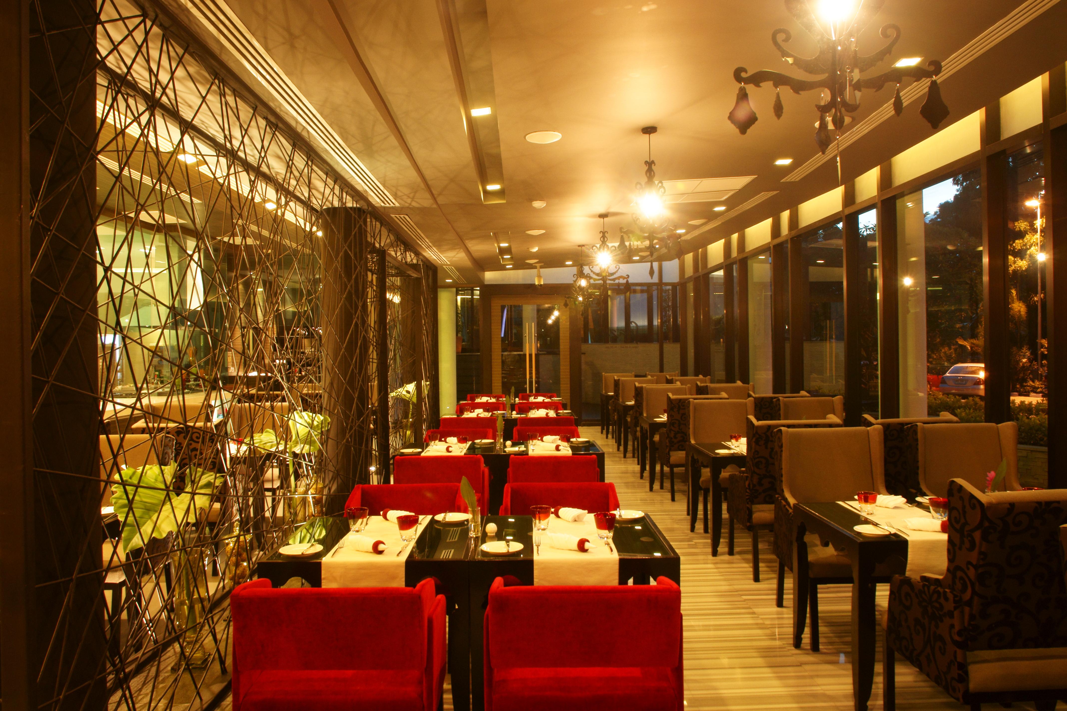 Z Through By The Zign Hotel Pattaya Bagian luar foto