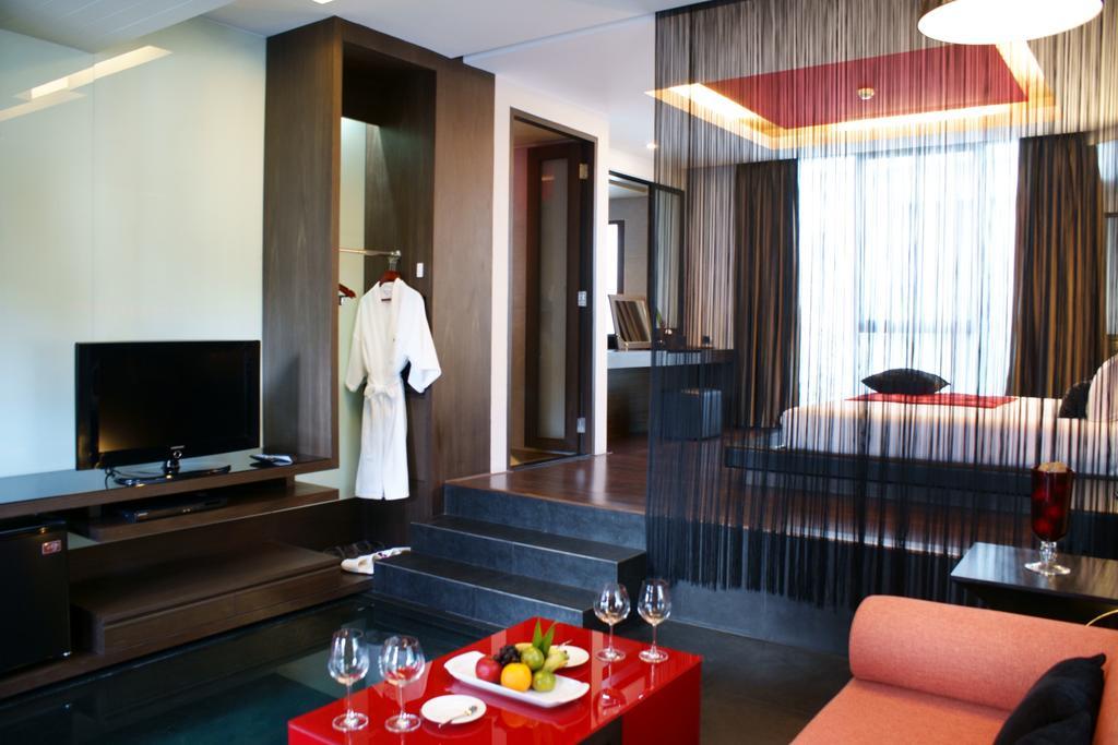 Z Through By The Zign Hotel Pattaya Bagian luar foto