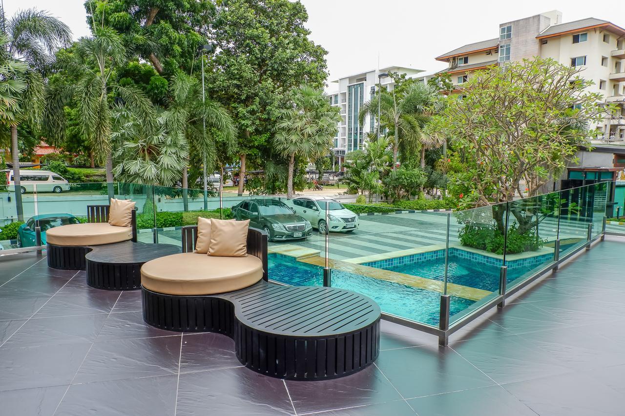 Z Through By The Zign Hotel Pattaya Bagian luar foto