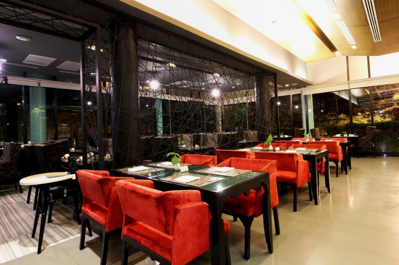 Z Through By The Zign Hotel Pattaya Bagian luar foto